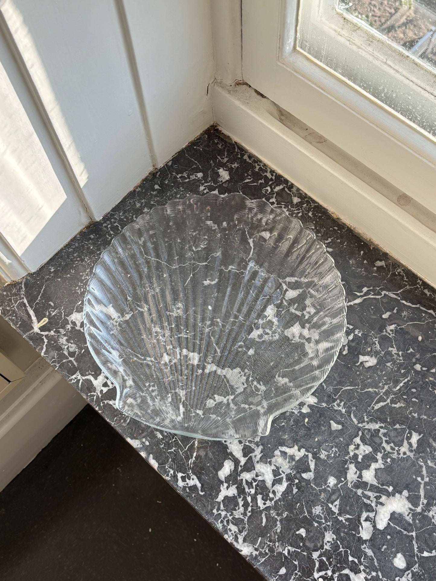 shell serving dish