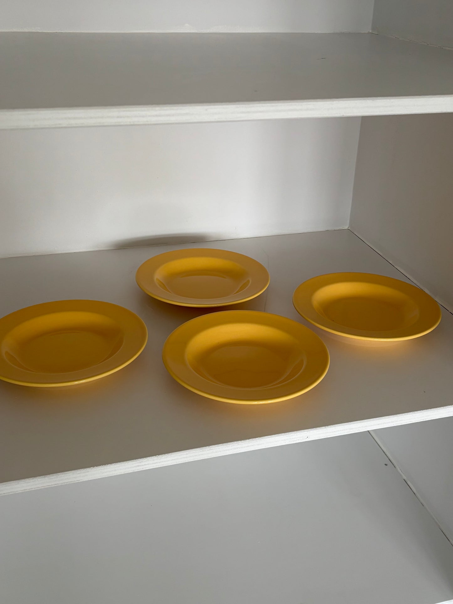 four deep plates