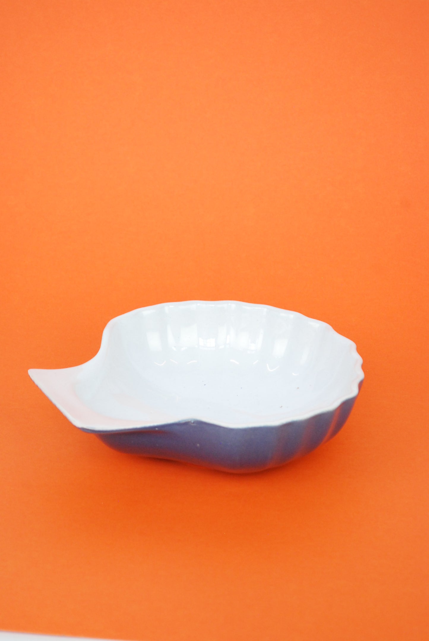 medium blue shell serving bowl