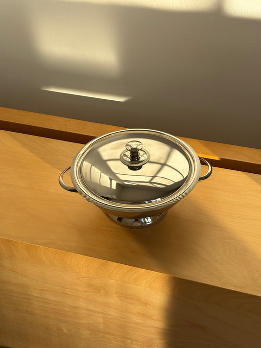 stainless steel dish with lid