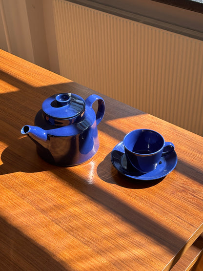 blue tea set