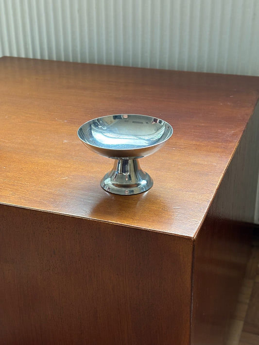 coupe on a pedestal