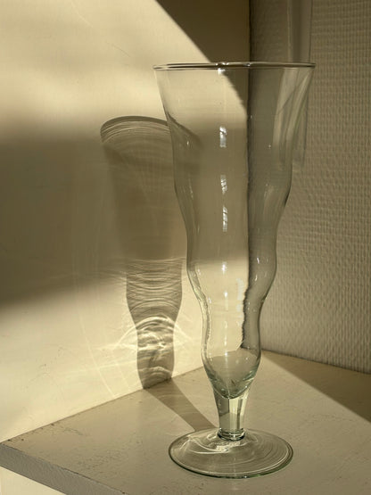 curvy vase