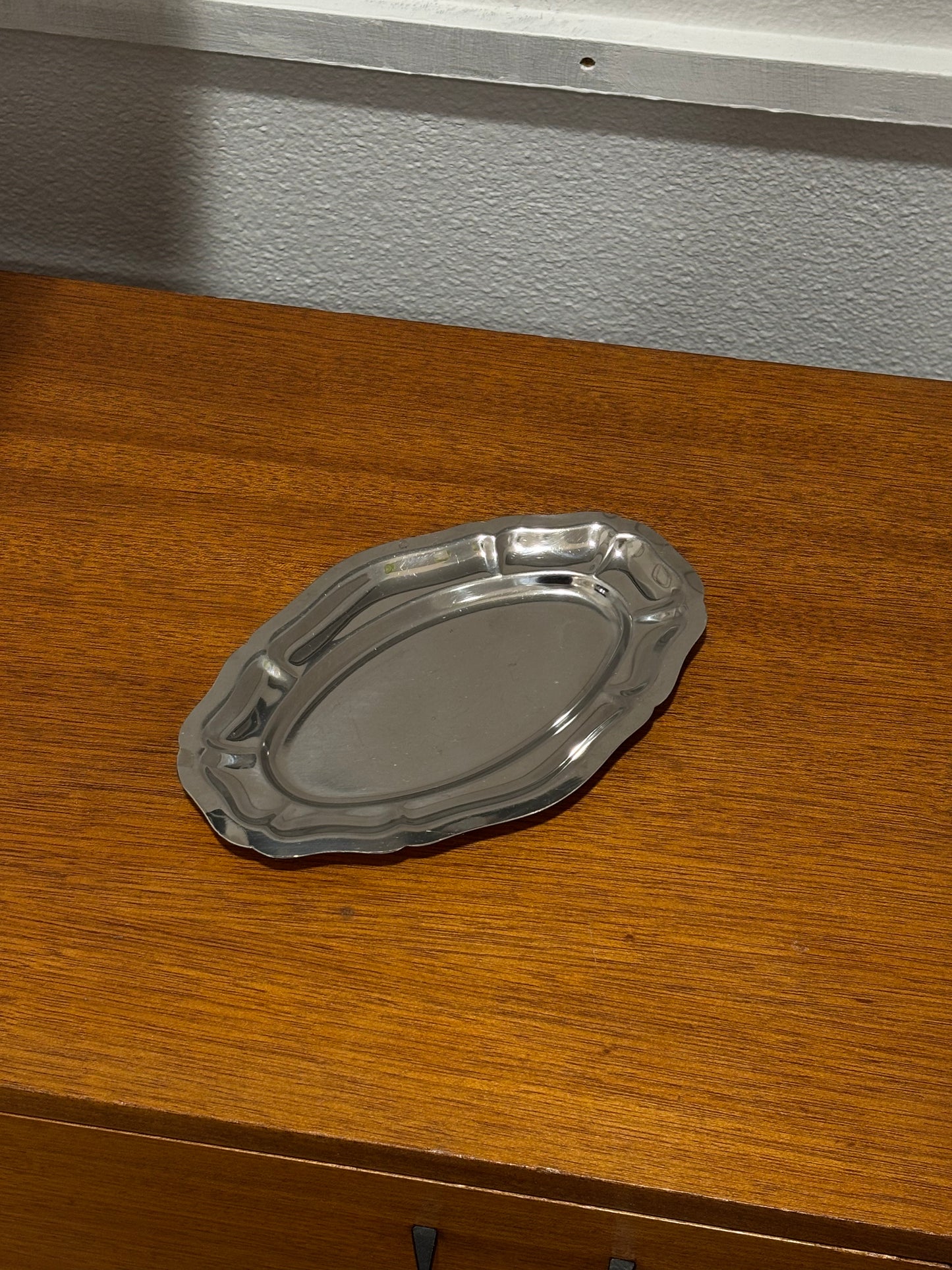oval stainless steel dish