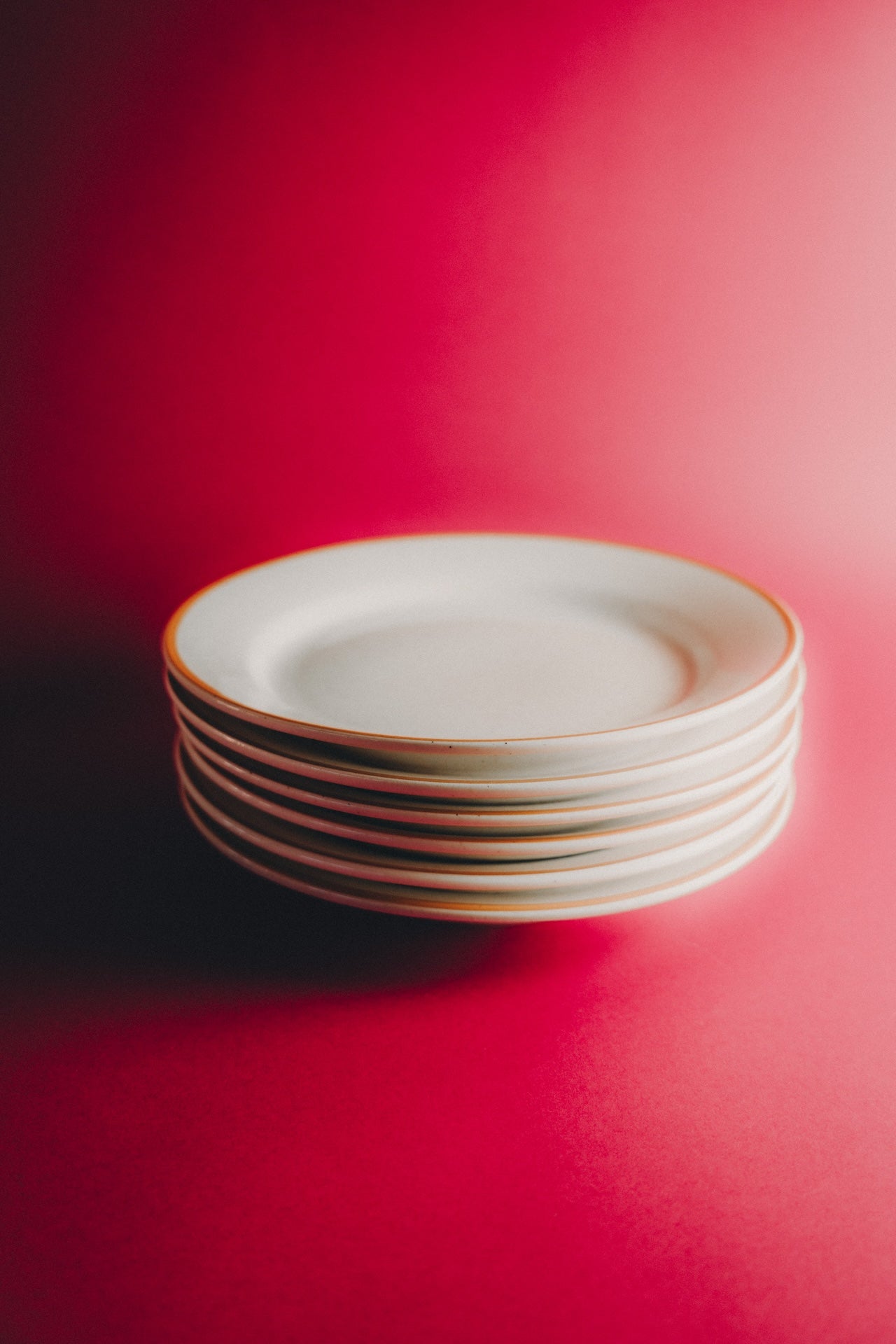 plates with ochre rim