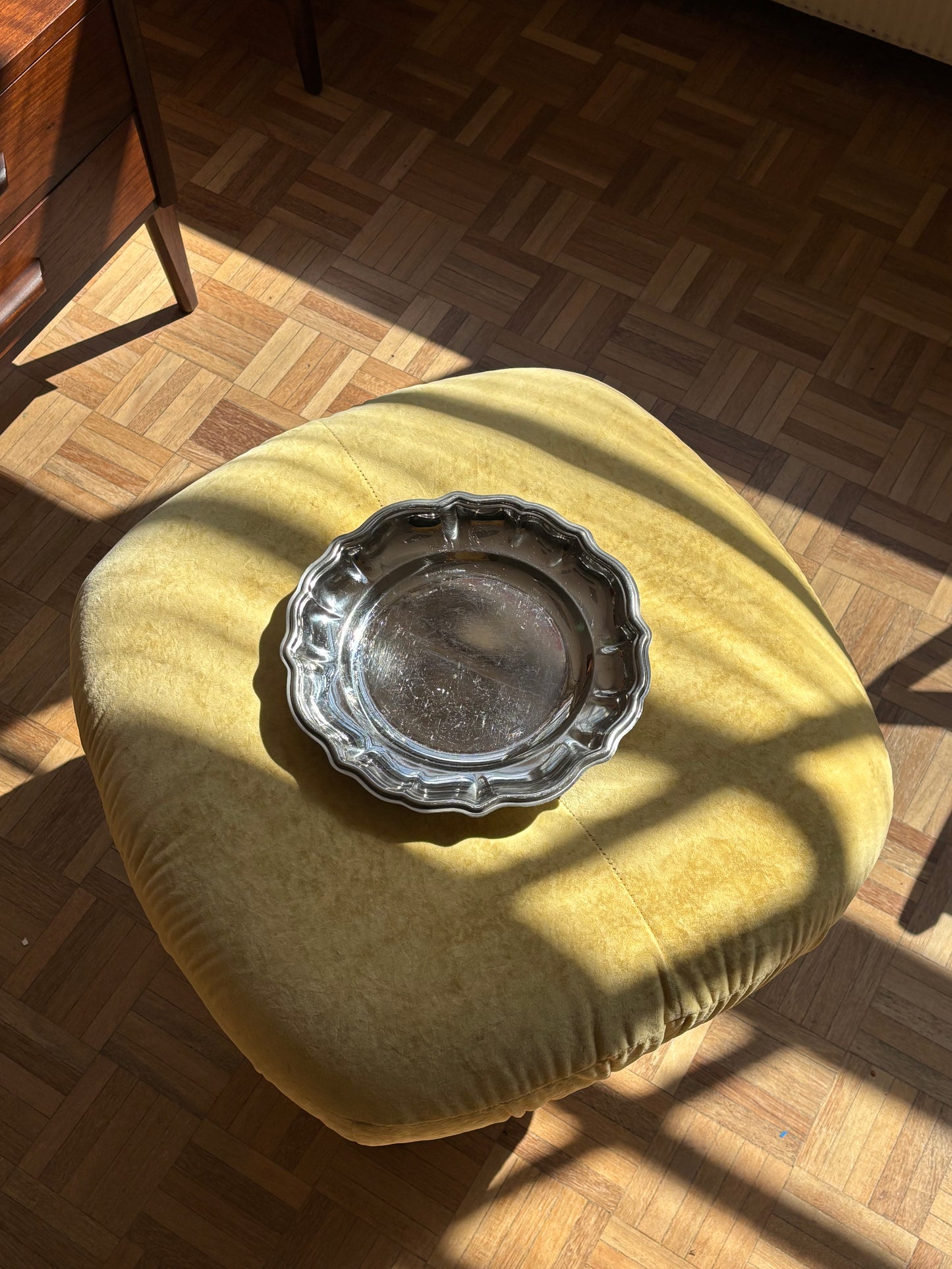 round dish