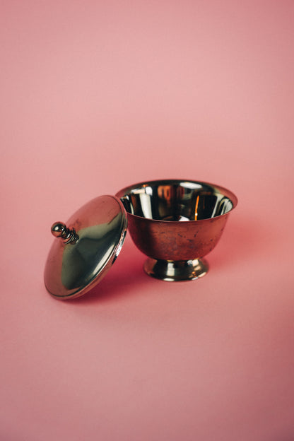 sugar pot